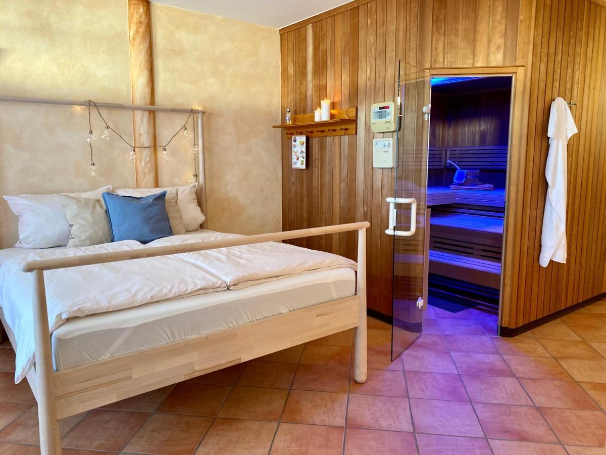 Private Spa Mit Sauna Und Whirlpool Schrozberg Kültér fotó
